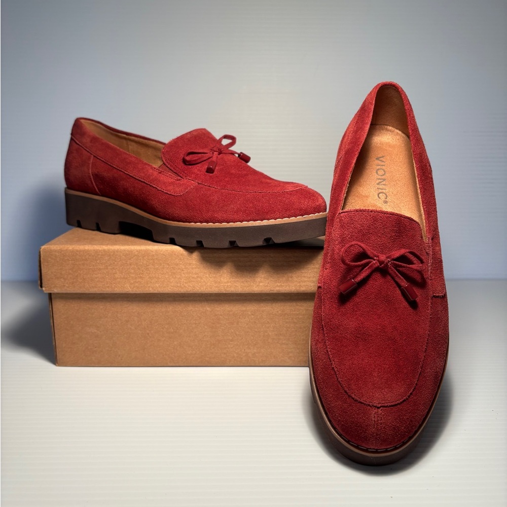 NWOT Vionic Comfort Suede Loafers 7.5